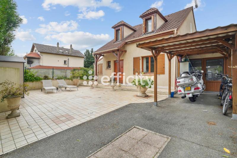 Maison - 131 m² - 6 pièces