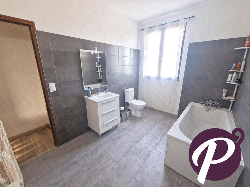 Maison - 239 m² - 5 pièces