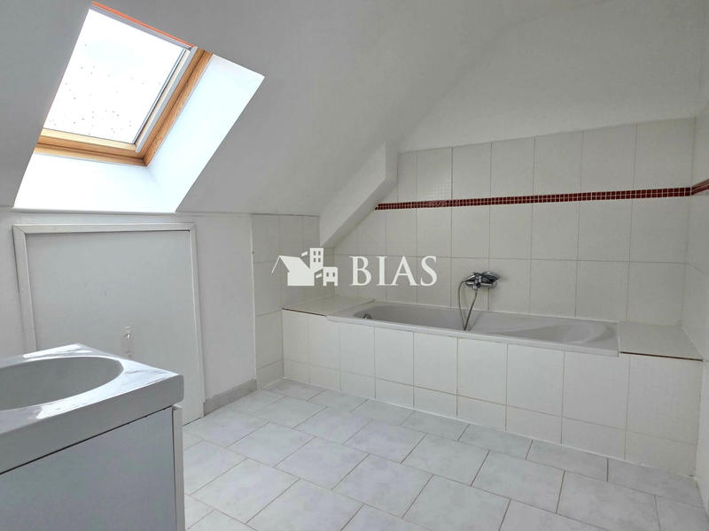 Maison traditionnelle - 131 m² - 6 pièces