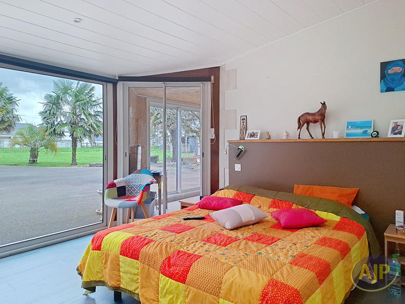 Maison - 220 m² - 7 pièces