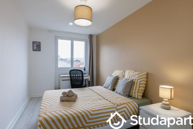 Chambre - 10 m² - 1 pièce