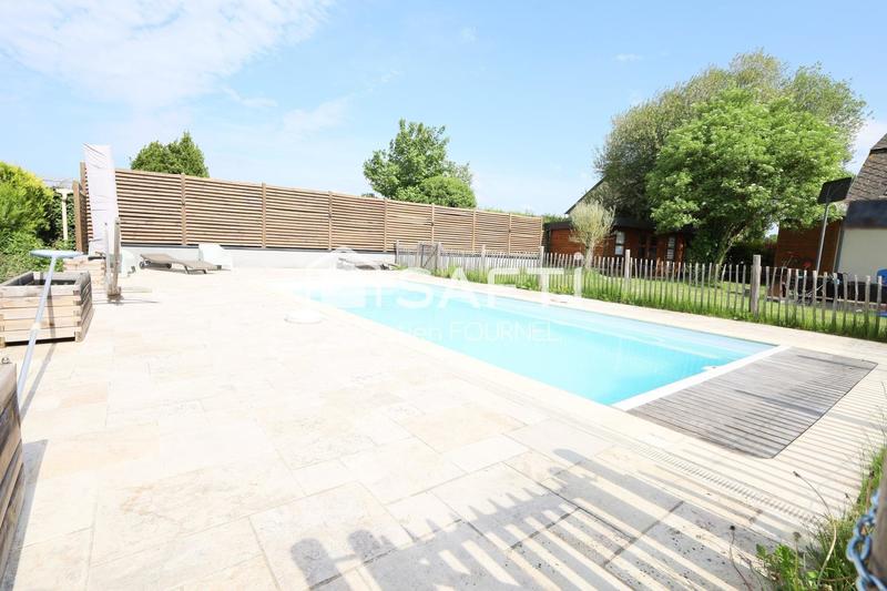 Maison - 247 m² - 9 pièces