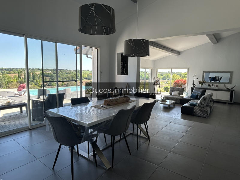 Maison - 180 m² - 5 pièces