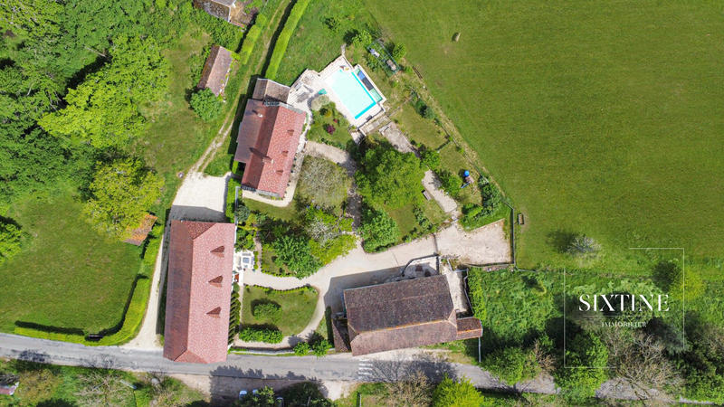 Maison ancienne - 552 m² - 10 pièces