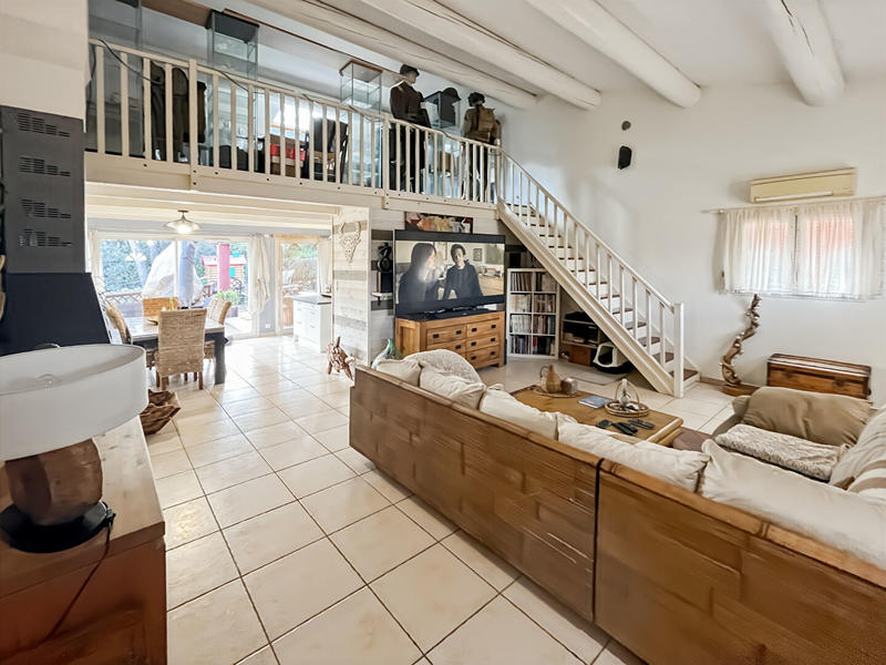 Maison - 198 m² - 8 pièces