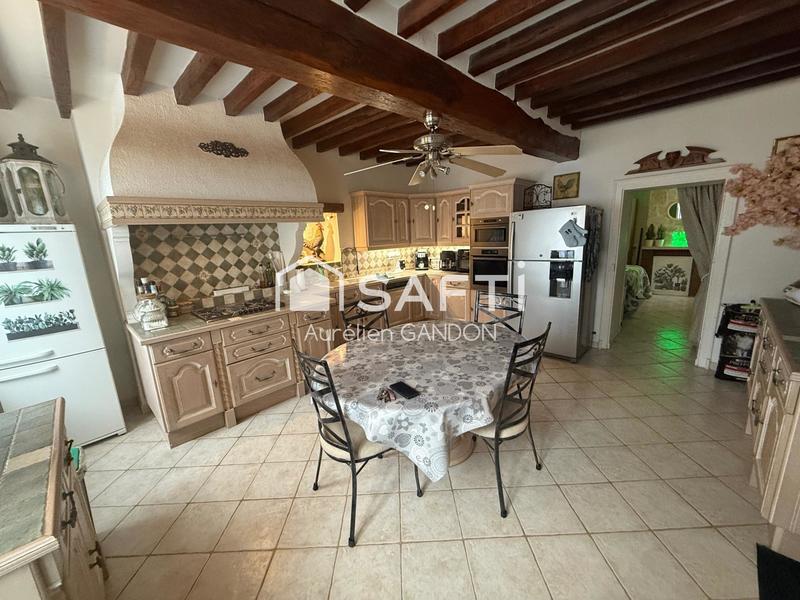 Maison - 198 m² - 6 pièces