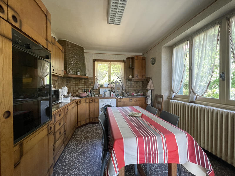 Maison - 230 m² - 10 pièces