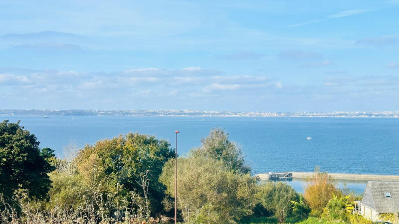 Maison - 220 m² - 11 pièces