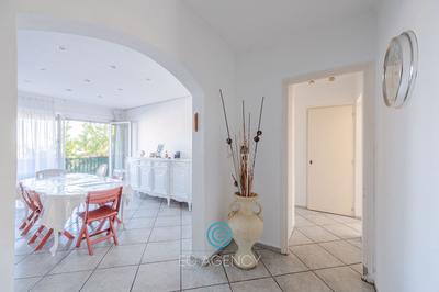 Appartement - 82 m² - 3 pièces