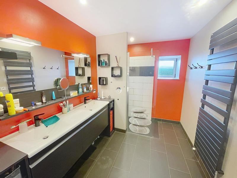 Maison - 181 m² - 6 pièces