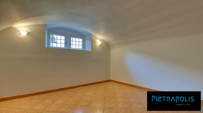 Maison - 261 m² - 8 pièces