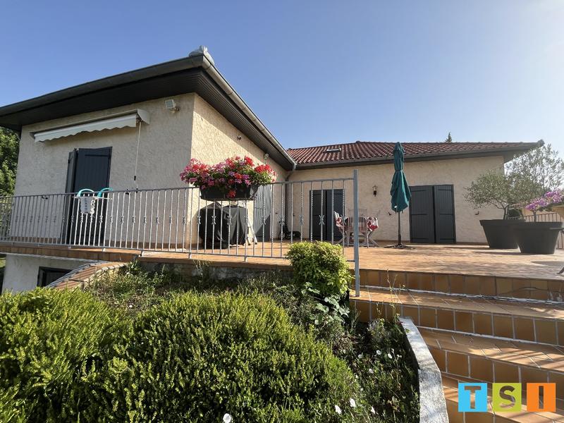 Maison - 215 m² - 7 pièces