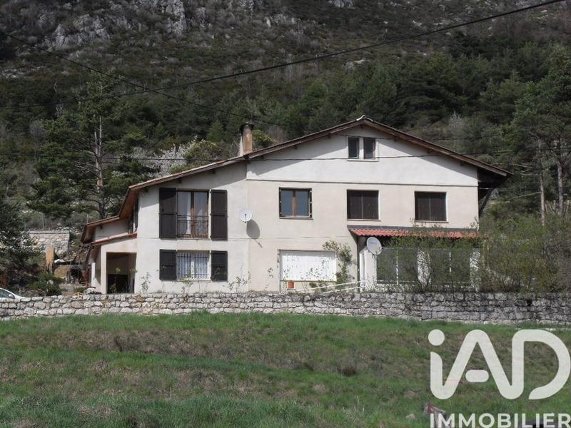 Appartement - 95 m² - 3 pièces