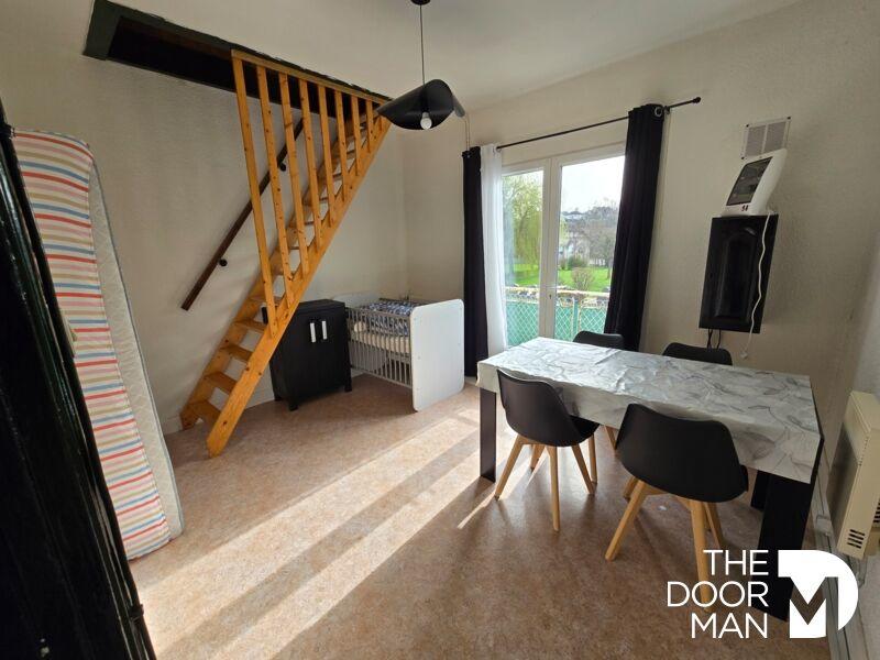 Maison - 270 m² - 9 pièces