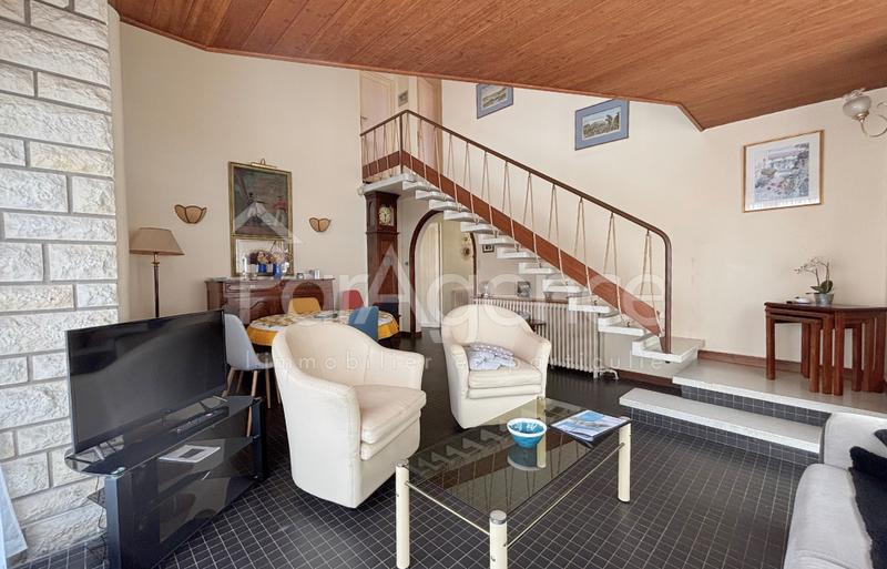 Maison - 103 m² - 5 pièces