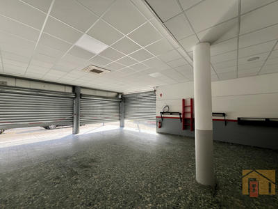 Local commercial - 218 m²