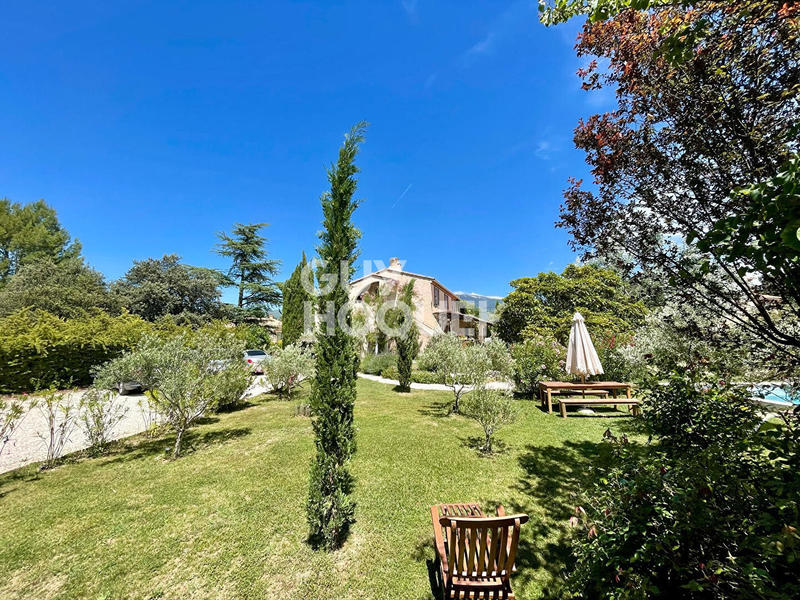 Maison - 320 m² - 9 pièces