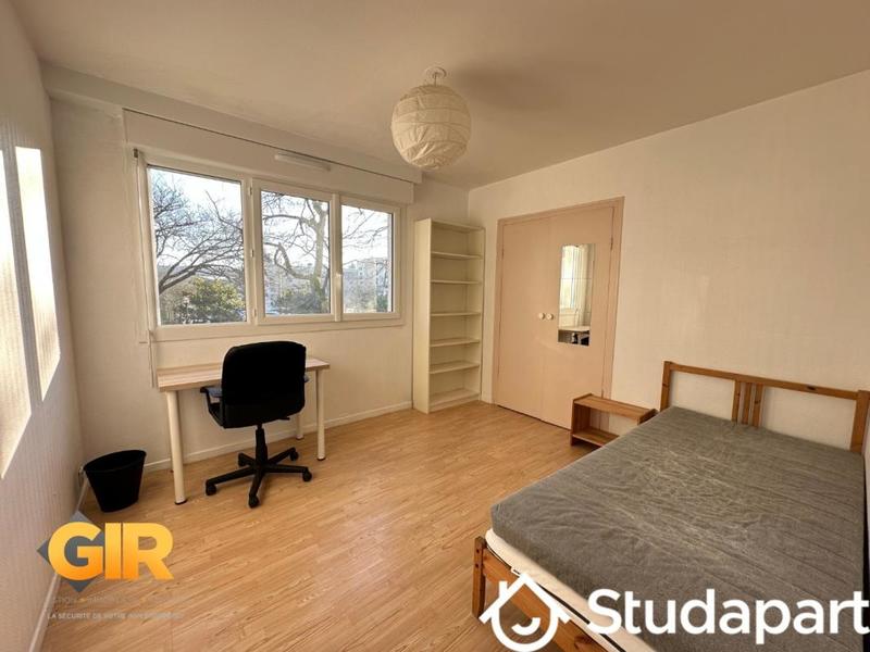 Chambre - 10 m² - 1 pièce