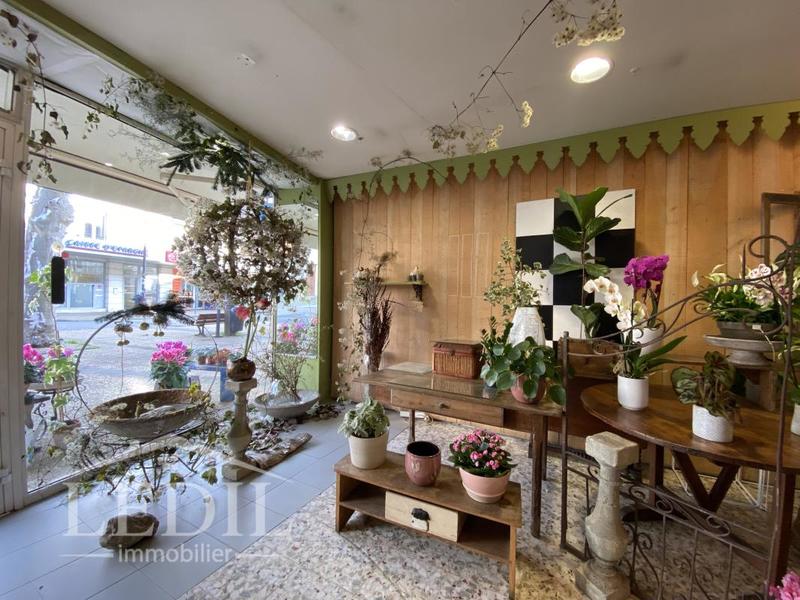 Magasins - 80 m² - 2 pièces