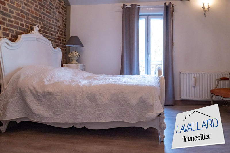 Maison - 205 m² - 9 pièces