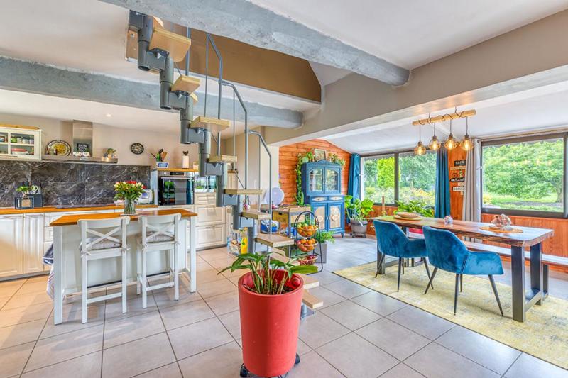 Maison - 128 m² - 6 pièces