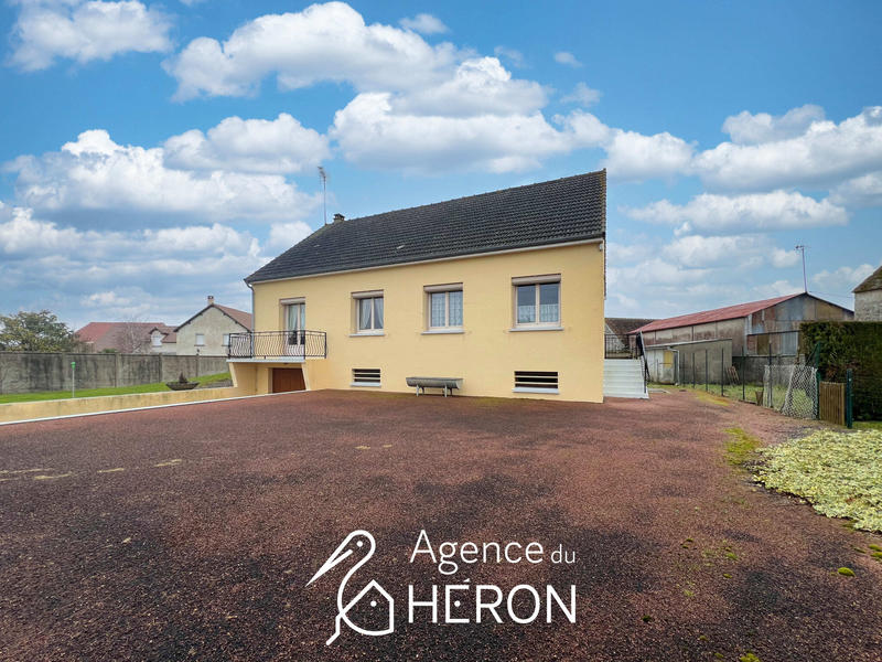 Maison - 92 m² - 5 pièces