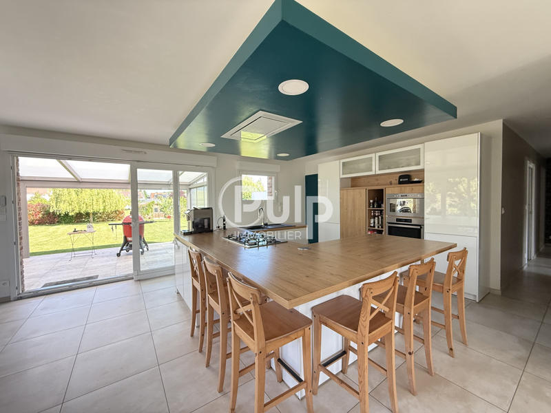 Pavillon - 130 m² - 6 pièces