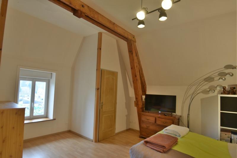 Maison - 270 m² - 9 pièces