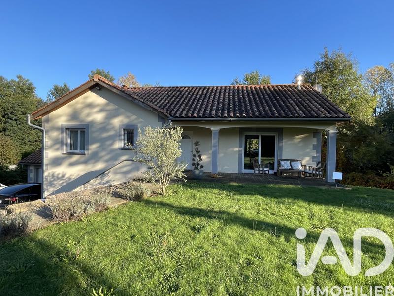 Maison - 200 m² - 7 pièces