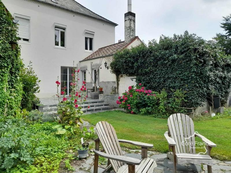 Propriété - 300 m² - 11 pièces