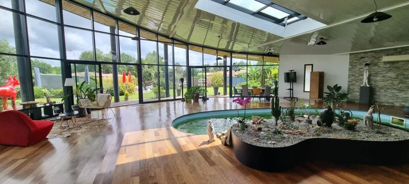 Maison - 805 m² - 16 pièces