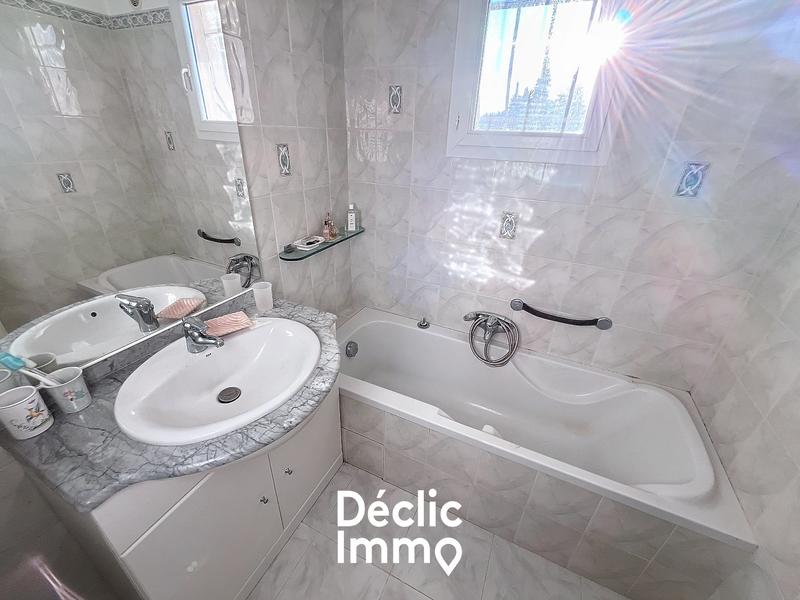 Maison - 93 m² - 4 pièces