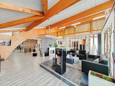 Local commercial - 366 m² - 3 pièces