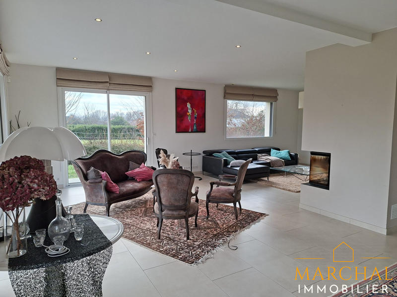 Villa - 294 m² - 10 pièces