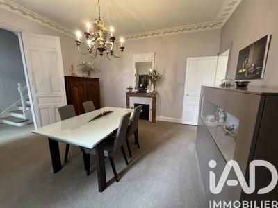 Maison de ville - 180 m² - 9 pièces