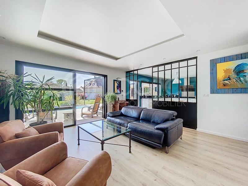 Maison contemporaine - 213 m² - 5 pièces