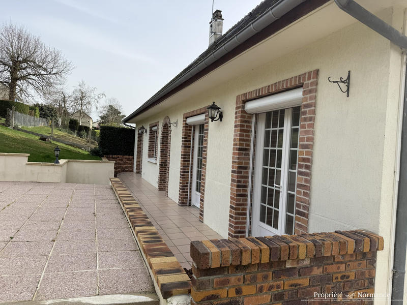 Maison traditionnelle - 200 m² - 7 pièces