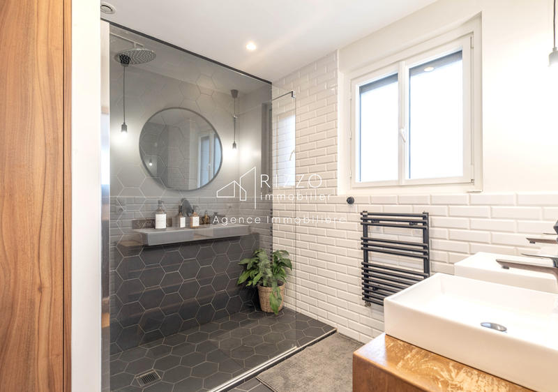 Appartement - 126 m² - 5 pièces