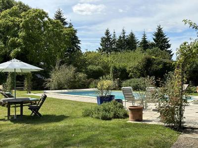 Maison - 240 m² - 10 pièces