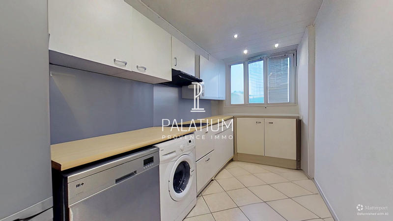 Appartement - 80 m² - 4 pièces