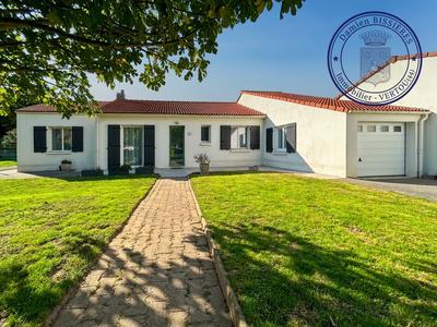 Maison - 114 m² - 8 pièces