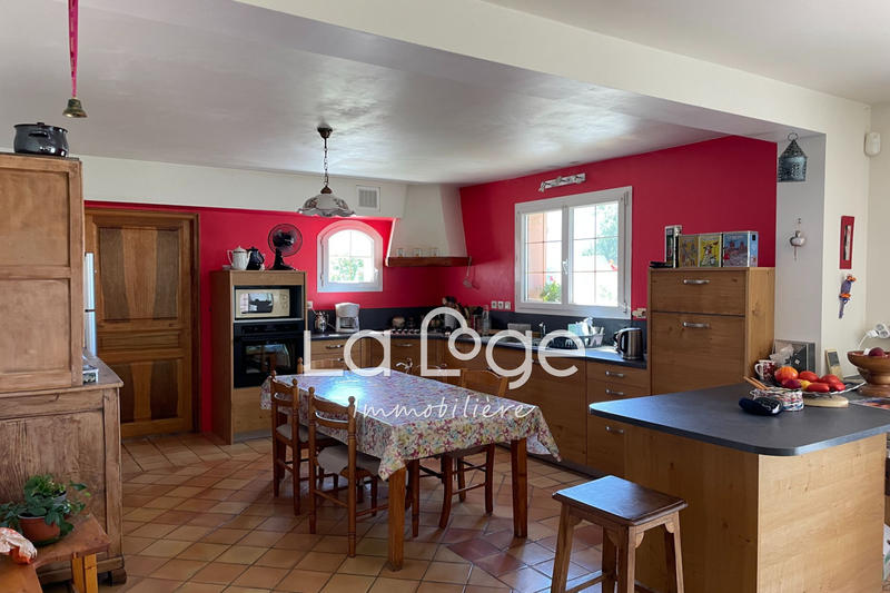 Maison - 224 m² - 7 pièces