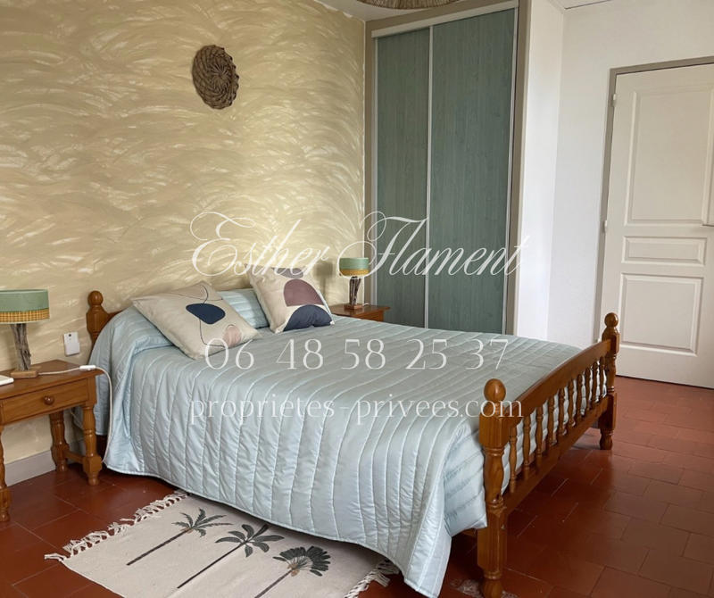 Mas - 242 m² - 8 pièces