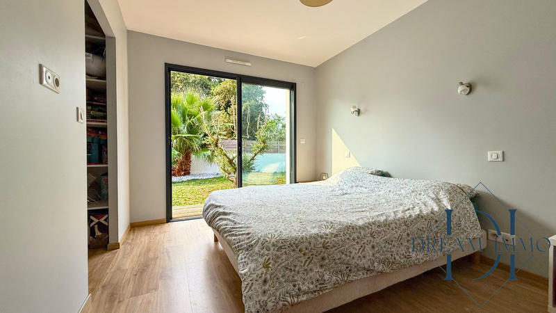 Maison contemporaine - 185 m² - 7 pièces