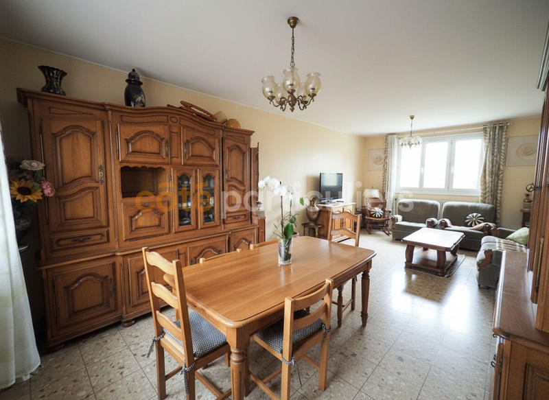Maison - 225 m² - 6 pièces