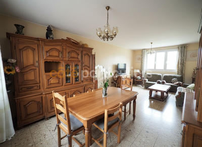 Maison - 225 m² - 6 pièces