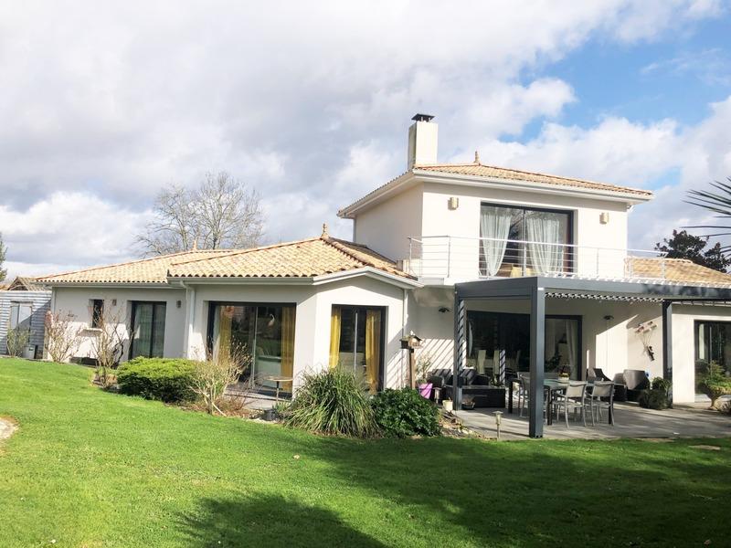 Maison d'architecte - 177 m² - 6 pièces