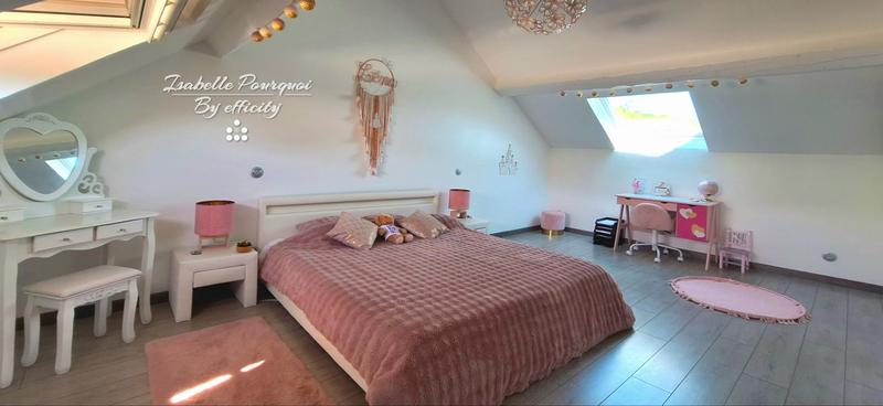 Maison - 280 m² - 11 pièces