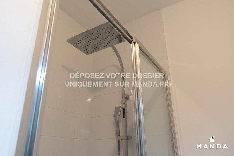 Chambre - 11 m² - 6 pièces