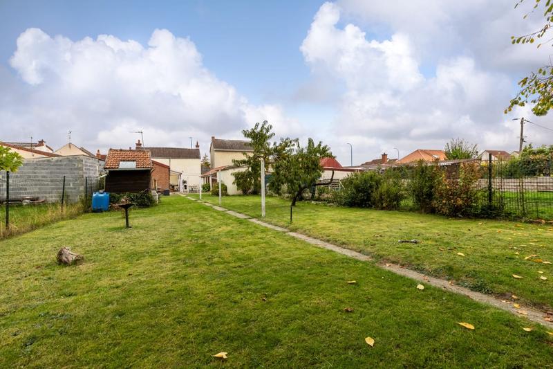 Maison - 90 m² - 5 pièces